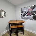 Urban Retreat With 8 Twin Beds