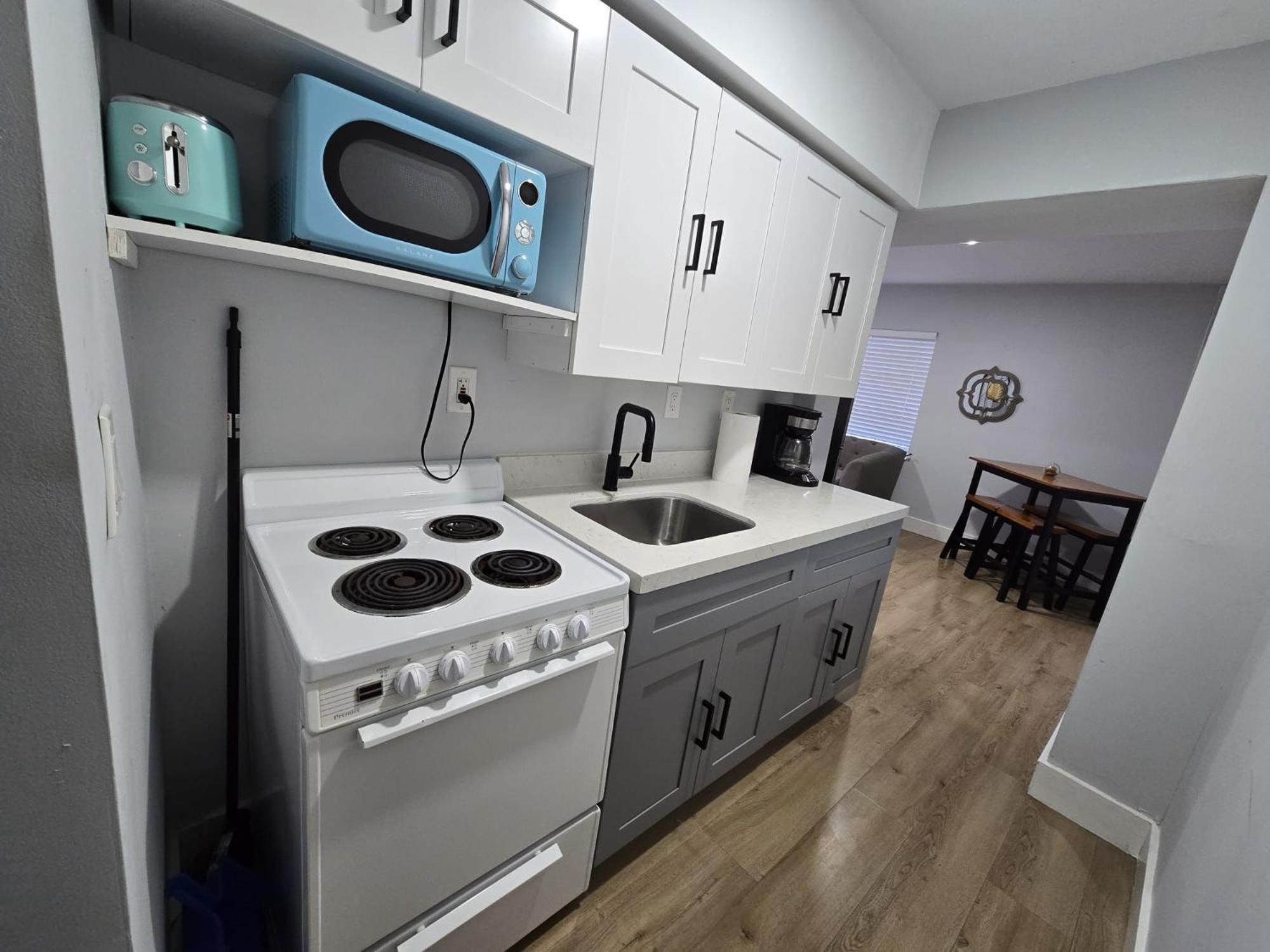 Apartment Urban Retreat With 8 Twin Beds Miami